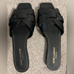 Worn once! Too small for my feet post pregnancy:( In near perfect condition.